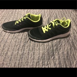 Youth size 5 Adidas Cloudfoam Race shoes